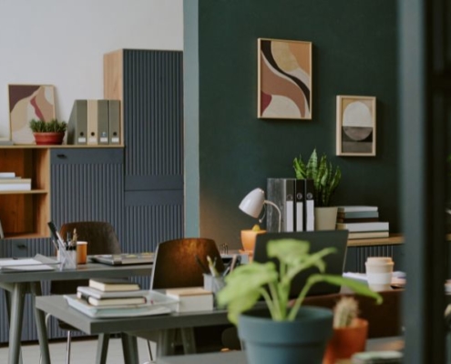 Trabajo híbrido: qué buscan las empresas en sus espacios de trabajo